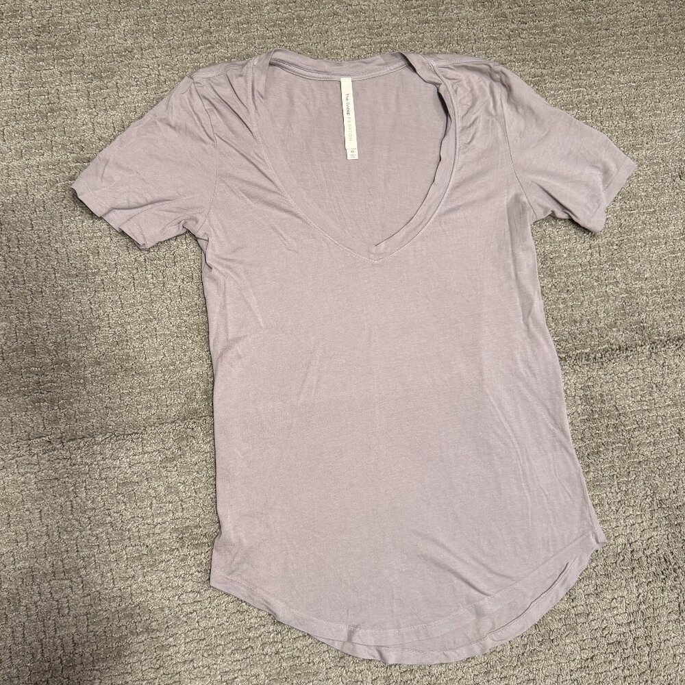 Aritzia The Group Babaton XS V-neck T-shirt Mauve Purple